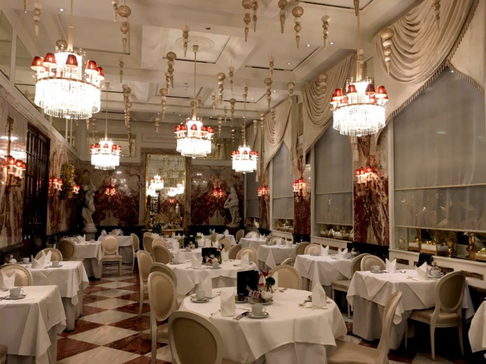 L'une des salles du petit-déjeuner de l'Hôtel Sacher (@PB) L'une des salles du petit-déjeuner de l'Hôtel Sacher (@PB)