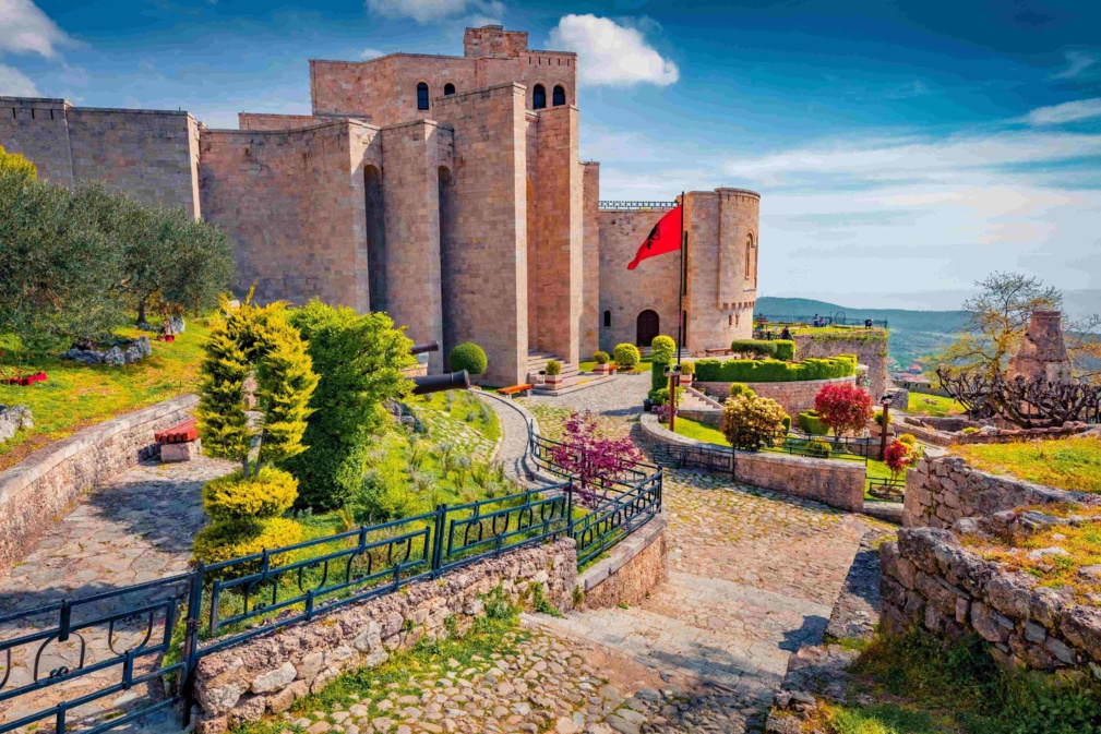 Vue printanière captivante sur le château de Kruja. Beau paysage matinal d'Albanie, Europe. Fond de concept de voyage. © Andrew Mayovskyy - stock.adobe.com