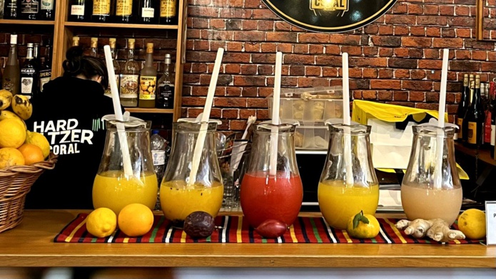 Sur le marché dos Lavradores à Funchal, les amateurs de jus de fruits ont l'embarras du choix (@PB) Sur le marché dos Lavradores à Funchal, les amateurs de jus de fruits ont l'embarras du choix (@PB)