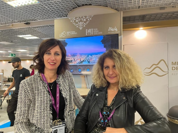 Avec un stand d'une importance inégalée depuis longtemps, l'office de tourisme d'Italie (ici Frederica Galbesi, directrice France) confirme que la montée en gamme du tourisme est un vecteur d'avenir - Photo PB