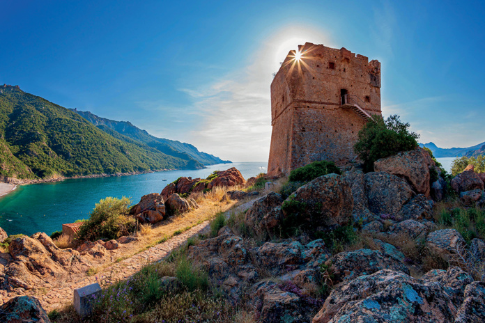 Tour génoise de Porto © Robert Palomba Tour génoise de Porto © Robert Palomba