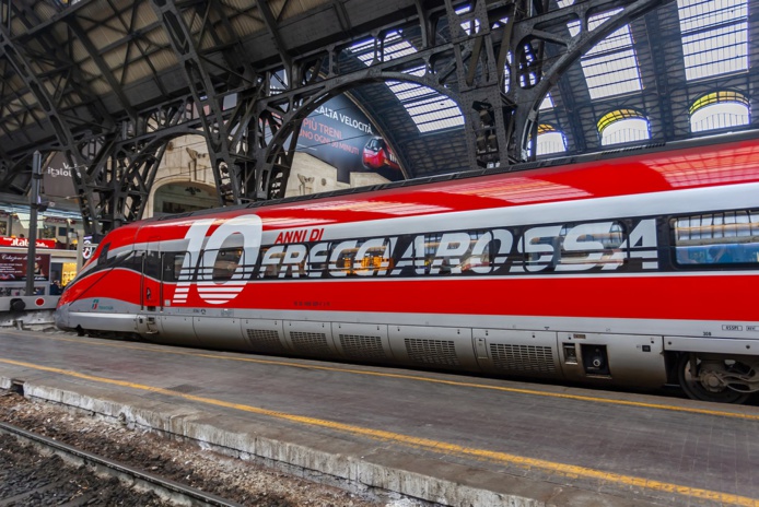 Depuis un an, les TGV de la SNCF partagent leurs quais à Paris-Gare de Lyon avec les rames Frecciarossa de la compagnie italienne Trenitalia. Depositphotos.com Auteur bellena