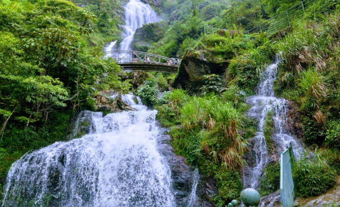 Chutes d'eau de Thac Bac© Shutterstock