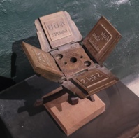 La « tulipe » permet de façonner en même temps les six faces d'un savon - DR : AB La « tulipe » permet de façonner en même temps les six faces d'un savon - DR : AB