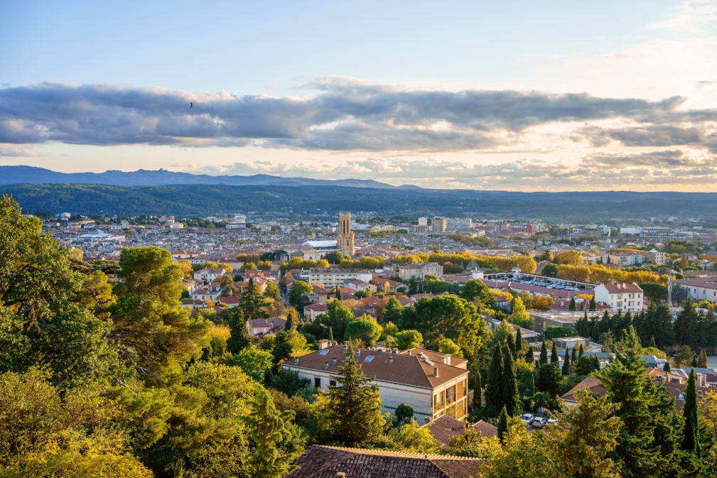 Vue panoramique sur la ville Aix-en-Provence en automne. Coucher de soleil. France, Provence. © Marina - stock.adobe.com