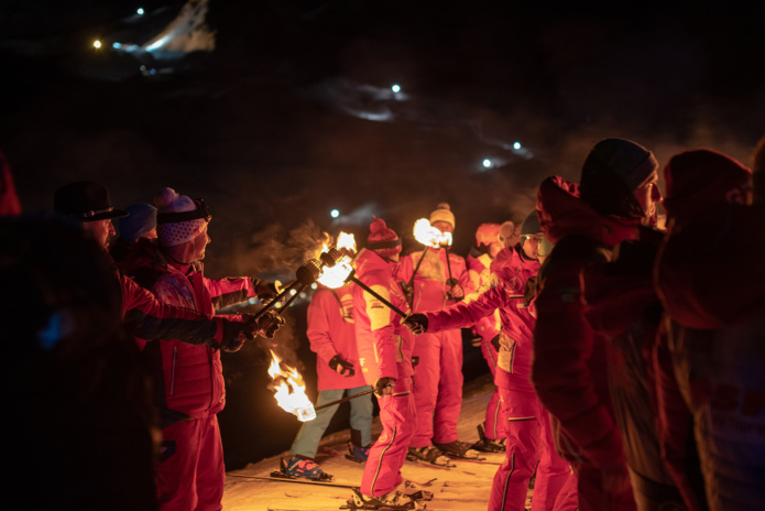 Une descente aux flambeaux (©T. Loubère OT Val Thorens) Une descente aux flambeaux (©T. Loubère OT Val Thorens)