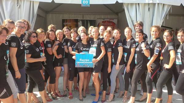 L'équipe du Canada pour La Parisienne 2014 comptait 37 coureuses - Photo DR L'équipe du Canada pour La Parisienne 2014 comptait 37 coureuses - Photo DR