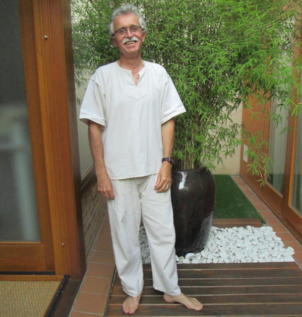 Jean-Jacques Gauthier, président du SPAS, en tenue de travail dans son espace et unité de soins esthétiques, corporels et psychologique situé à Enghien-les-Bains - DR Jean-Jacques Gauthier, président du SPAS, en tenue de travail dans son espace et unité de soins esthétiques, corporels et psychologique situé à Enghien-les-Bains - DR