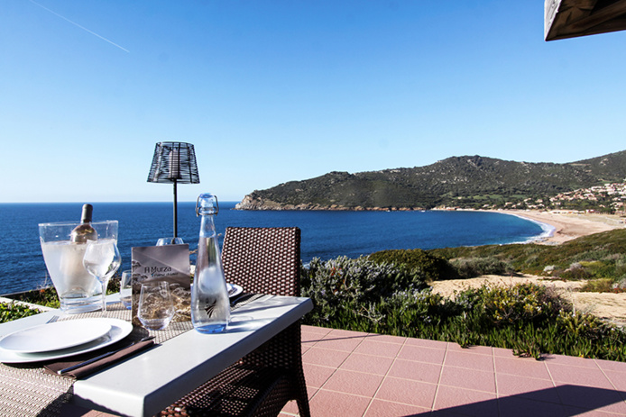 Terrasse du restaurant A Murza de l’Hôtel Club & Résidence Paese di Lava © Groupe Ettori