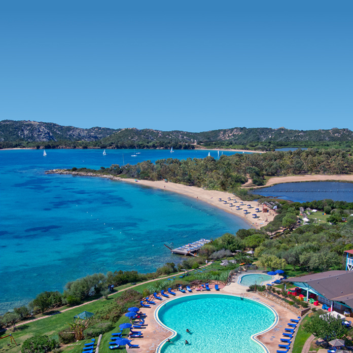 Vue piscine et mer du Park Hôtel Cala di Lepre & SPA**** © Delphina Hôtel & Resort