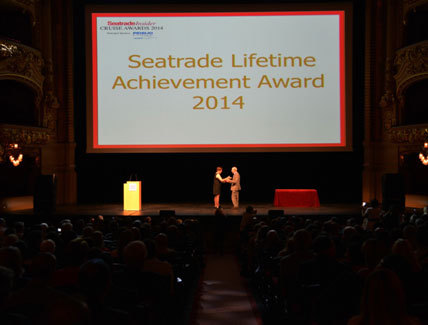 Seatrade Med 2014 : Jacques Truau reçoit le Prix d'Honneur du Seatrade Insider Seatrade Med 2014 : Jacques Truau reçoit le Prix d'Honneur du Seatrade Insider