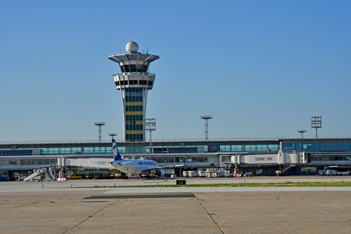 Grève contrôleurs aériens : un syndicat de la DGAC a déposé un préavis pour le jeudi 19 janvier 2023 -Depositphotos.com Auteur packshot Grève contrôleurs aériens : un syndicat de la DGAC a déposé un préavis pour le jeudi 19 janvier 2023 -Depositphotos.com Auteur packshot