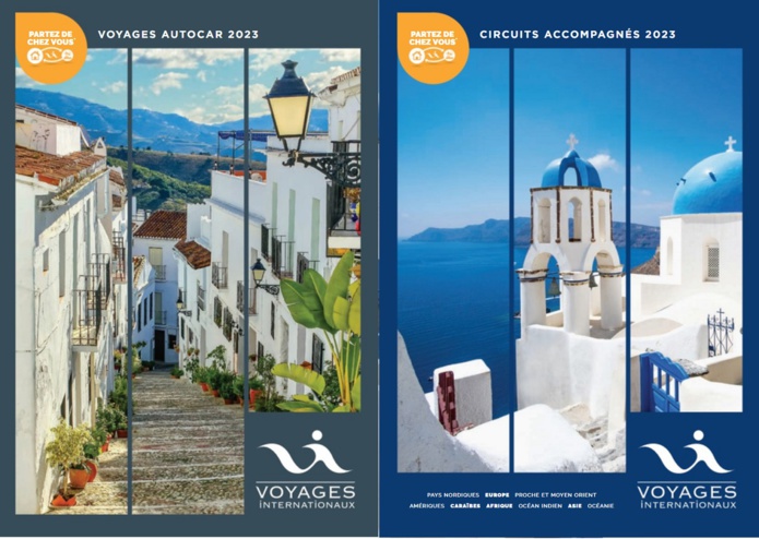 Les deux brochures Voyages Internationaux : l'une dédiée aux autocars et l'autre aux voyages en avion - DR