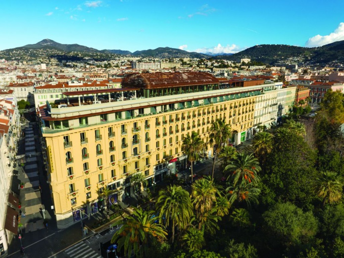 La façade de l'Anantara Plaza (©Comback-Air Creative) La façade de l'Anantara Plaza (©Comback-Air Creative)