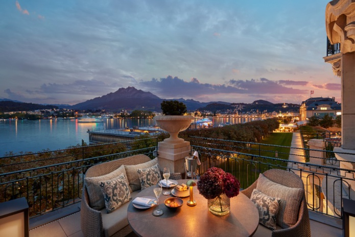 Le tout nouveau Mandarin Oriental Palace de Lucerne offre une vue époustouflante sur le lac des quatre cantons et sur les Alpes suisses (@Mandarin oriental)