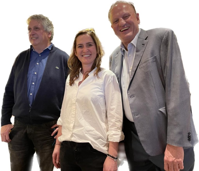 Julia Klingler, directrice opérationnelle Visit Europe, entourée par Helmut et Anton Gschwentner, propriétaires de Travel Europe. ©JDL
