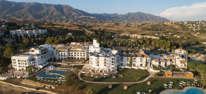 Vue aérienne prise par drône de La Zambra (@ La Zambra/Hyatt) Vue aérienne prise par drône de La Zambra (@ La Zambra/Hyatt)