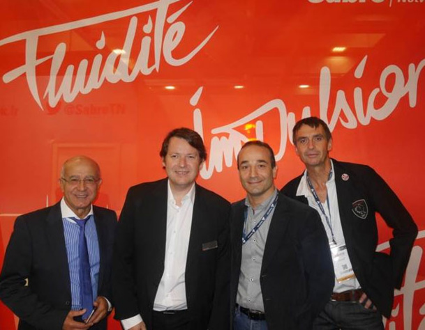 Au centre : Ludovic Philippo et Bruno Berrebi, sur le stand Sabre, IFTMTopResa 2014