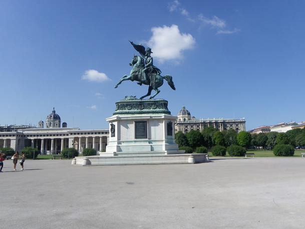 La ville de Vienne vise 18 millions de nuitées d'ici 2020 et un milliard d'euros de revenus pour le secteur hôtelier - DR : M.B. La ville de Vienne vise 18 millions de nuitées d'ici 2020 et un milliard d'euros de revenus pour le secteur hôtelier - DR : M.B.