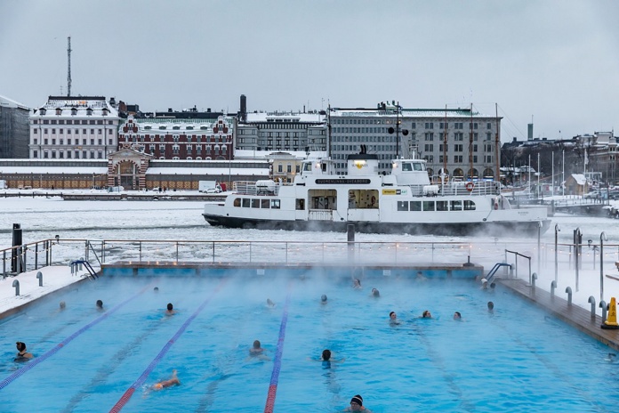 40% des sondés se disent prêts à renoncer à la piscine exterieure chauffée - DR Ninara - Creative Commons (Allas Sea Pool, Helsinki, Finland)