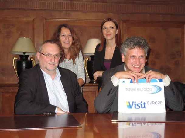 A Zagreb, Helmutt Gschwentner, DG de Travel Europe, Daniela Mihalic Durica, nouvelle directrice de l'OT de Croatie à Paris, Pascale Gaston, directrice opérationnelle Visit Europe et Arthur Gundolf, directeur opérationnel Europe du Sud, ont présenté la nouvelle production du TO sur l'Istrie. A Zagreb, Helmutt Gschwentner, DG de Travel Europe, Daniela Mihalic Durica, nouvelle directrice de l'OT de Croatie à Paris, Pascale Gaston, directrice opérationnelle Visit Europe et Arthur Gundolf, directeur opérationnel Europe du Sud, ont présenté la nouvelle production du TO sur l'Istrie.