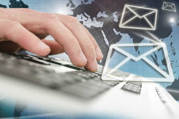 L’email reste l’outil numéro 1 utilisé par les employés d’une petite entreprise.   À tel point qu’il est aujourd’hui gangrené par un problème récurrent : l’engorgement des boîtes mails - © Gajus - Fotolia.com