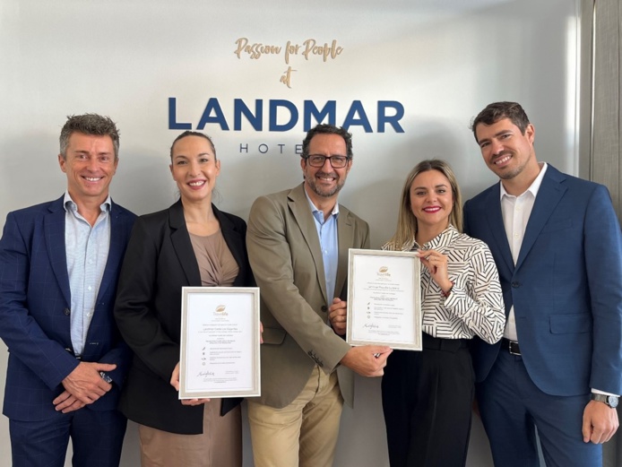 De gauche à droite : Alberto Jerez, Directeur de l’hôtel Landmar Costa Los Gigantes ; Silvia Sánchez, Directrice adjointe de l’hôtel Landmar Costa Los Gigantes; José María Teixidó, Directeur des opérations du groupe Landmar Hotels; Miriam Trenado, Directrice adjointe  de l’hôtel Landmar Playa la Arena; et Adam Wolf, Directeur de l’hôtel Landmar Playa la Arena. (©Landmar Hotels)