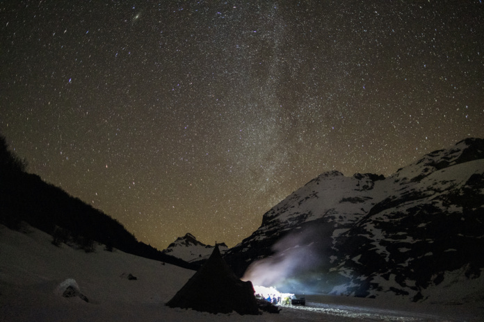 L'approche du campement pour un bivouac de nuit (©G.Arrieta Pyrénéance) L'approche du campement pour un bivouac de nuit (©G.Arrieta Pyrénéance)