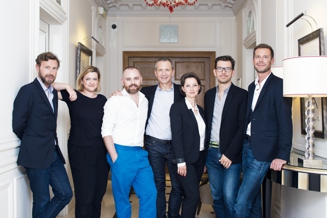 Le jury, de gauche à droite : Jean-Yves Goar, consultant en communication beauté-santé ; Alexia Marland, responsable de la catégorie Soin & Capillaire, Sephora France ; Yannick Barbe, directeur de la rédaction de Têtu ; Hervé Brunet, dermatologue ; Claire Bourdon, directrice de la beauté, Carrefour ; Christophe Trouillas consultant spécialiste du parfum et fondateur du site Men-esthetics.com, Julien Carré, médecin esthétique. Photo Mathias Casado-Castro.