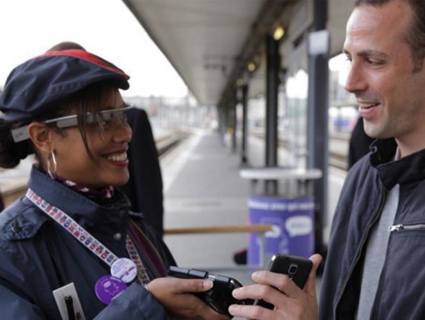 SNCF : les contrôleurs d'un iDTGV expérimentent les Google Glass