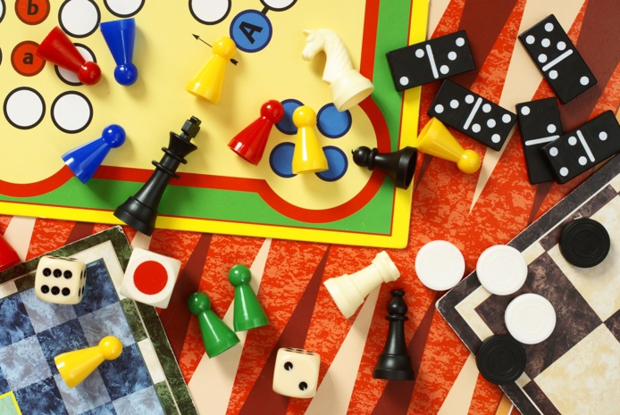 87% des Français jouent à des jeux de société, 91% d’entre eux déclarent aimer jouer et 71% se considèrent de bons joueurs capables de jouer à tous les jeux de société, notamment aux cartes. depositphotos.com Auteur MKucova 87% des Français jouent à des jeux de société, 91% d’entre eux déclarent aimer jouer et 71% se considèrent de bons joueurs capables de jouer à tous les jeux de société, notamment aux cartes. depositphotos.com Auteur MKucova