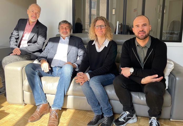 Philippe Sangouard, entouré de l'équipe TourMaG (JDL, CE et FDL) pour la traditionnelle photo /crédit AB Philippe Sangouard, entouré de l'équipe TourMaG (JDL, CE et FDL) pour la traditionnelle photo /crédit AB