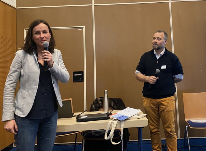 Julien Buot, ATR, à droite, pendant la présentation des partenaires (©BC) Julien Buot, ATR, à droite, pendant la présentation des partenaires (©BC)