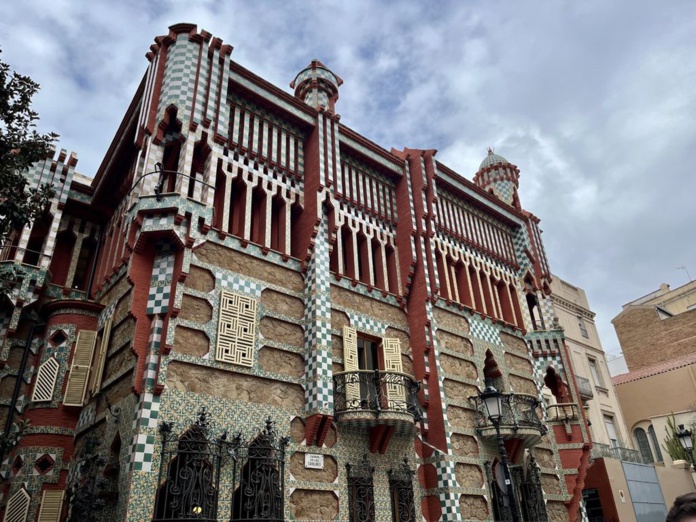 A la Casa Vicens, en jouant avec le bois et la brique, Gaudi a réinventé le style mudejar (@PB)