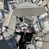 Tout en haut de la Tour Gloriès, le visiteur est invité à entrer dans les structures suspendues de Tomas Seraceno, histoire de voir Barcelone autrement (@DR) Tout en haut de la Tour Gloriès, le visiteur est invité à entrer dans les structures suspendues de Tomas Seraceno, histoire de voir Barcelone autrement (@DR)