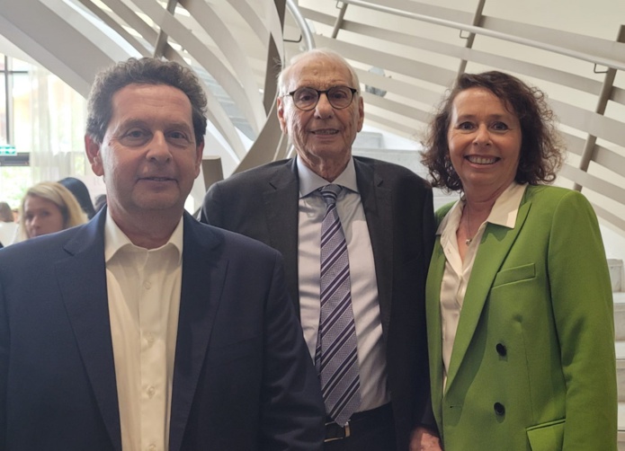 Philippe, Jean et Catherine Korcia fêtent les 60 ans du Groupe Voyages Eurafrique - DR : A.B. Philippe, Jean et Catherine Korcia fêtent les 60 ans du Groupe Voyages Eurafrique - DR : A.B.