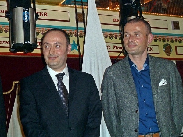 Les deux frères Laurent Abitbol et son frère Stéphane, responsable de la Distribution du Groupe, qui comptera bientôt 120 points de vente. /photo JDL