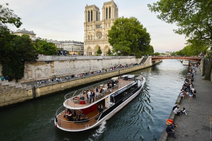 Des bateaux de "petite" capacité pour des croisières plus intimes (©Vedettes de Paris)