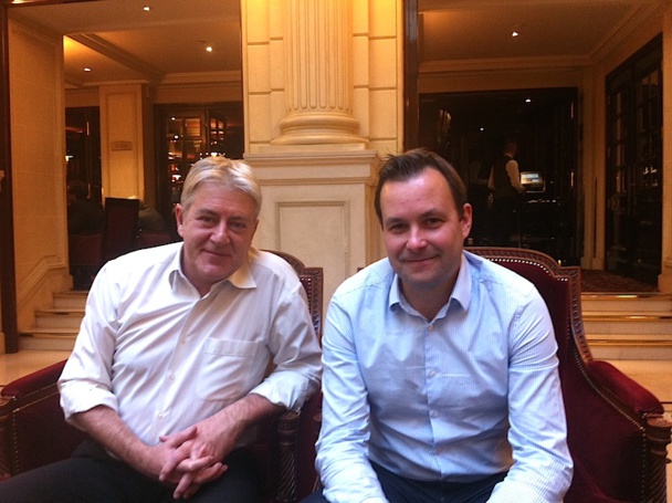 Didier Legault Fraslin, le directeur commercial France avec Edo Friart, le directeur développement international de Volotea espèrent séduire 2,5 millions de voyageurs l'an prochain. DR LAC. Didier Legault Fraslin, le directeur commercial France avec Edo Friart, le directeur développement international de Volotea espèrent séduire 2,5 millions de voyageurs l'an prochain. DR LAC.