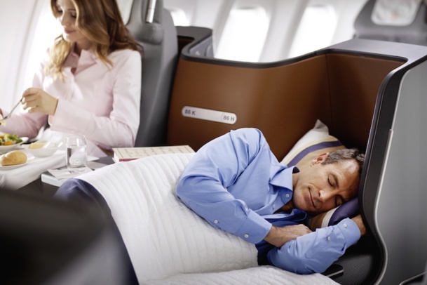 Lufthansa’s business class offers a fully flat bed to passengers. DR Jens Goerlich. Lufthansa’s business class offers a fully flat bed to passengers. DR Jens Goerlich.