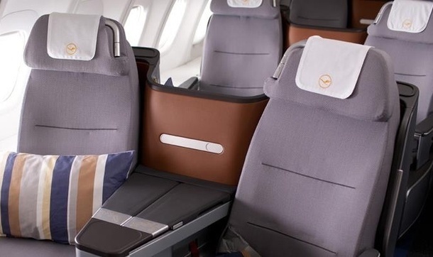 The Lufthansa seats don’t provide a direct access to passengers on the window side. DR The Lufthansa seats don’t provide a direct access to passengers on the window side. DR
