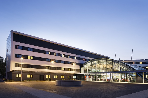 L'hôtel Oceania de l'aéroport Roissy-Charles de Gaulle dispose d'une verrière qui lui offre une parfaite insonorisation pour ses clients - Photo DR