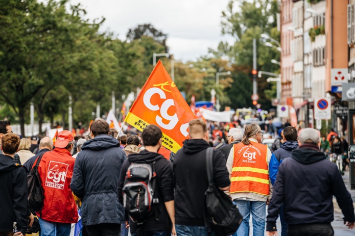 Grève 1er mai : des appels à mobilisation et à la grève dans les transports, à la SNCF et à la DGAC notamment - Depositphotos.com Auteur ifeelstock