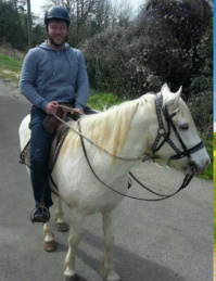 Thibaud Tandonnet en randonnée dans le Parc naturel du Vexin (©DR)