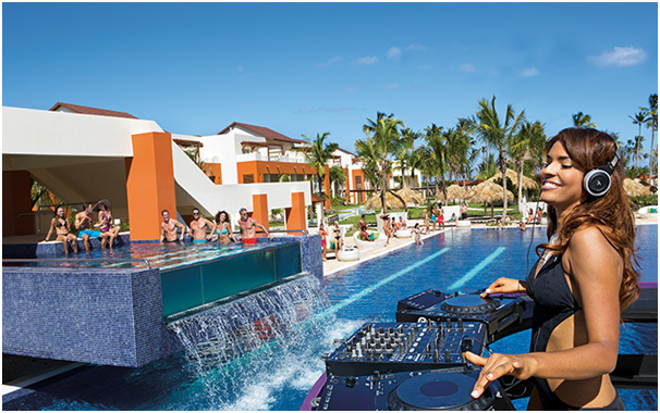 La Freestyle Pool du Breathless Punta Cana Resort & Spa La Freestyle Pool du Breathless Punta Cana Resort & Spa