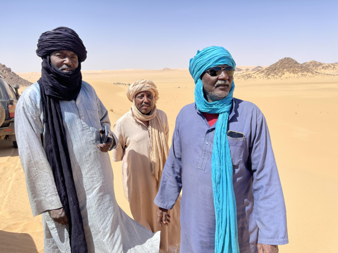 Une partie de l'équipe des chauffeurs d'Akar Akar, le réceptif le plus capé du Sud algérien / crédit JDL Une partie de l'équipe des chauffeurs d'Akar Akar, le réceptif le plus capé du Sud algérien / crédit JDL