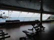 Une salle de fitness avec vue panoramique sur l'océan - Photo M.S.