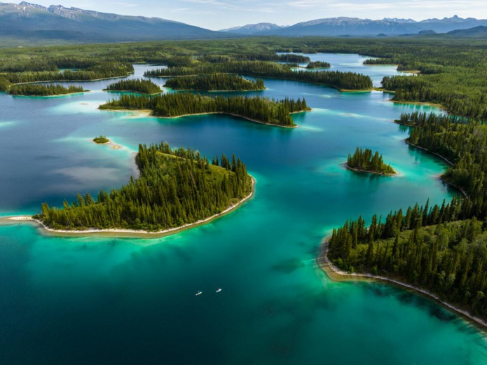 © Lac Boya - Northern BC Tourism/Andrew Strain