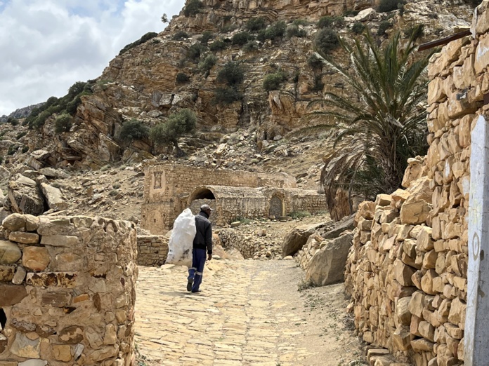 Dans les rues de  Zriba Olya (Photo Paula Boyer) Dans les rues de  Zriba Olya (Photo Paula Boyer)