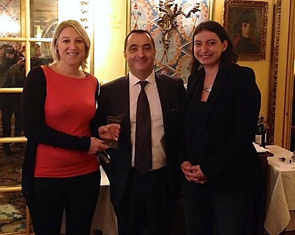 Autour d'Emmanuel Toromanof Aude Parlebas et Sarah Lopez les premières lauréates du Prix Georges Toromanof décerné par l'AFST; Autour d'Emmanuel Toromanof Aude Parlebas et Sarah Lopez les premières lauréates du Prix Georges Toromanof décerné par l'AFST;